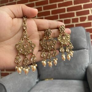 Tika set with earrings